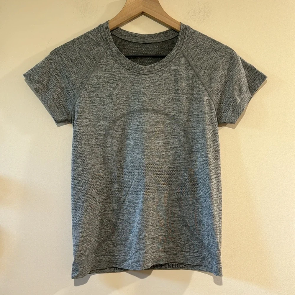 Lululemon‎ Gray Swiftly Tee Size 6 - Short Sleeve 2.0